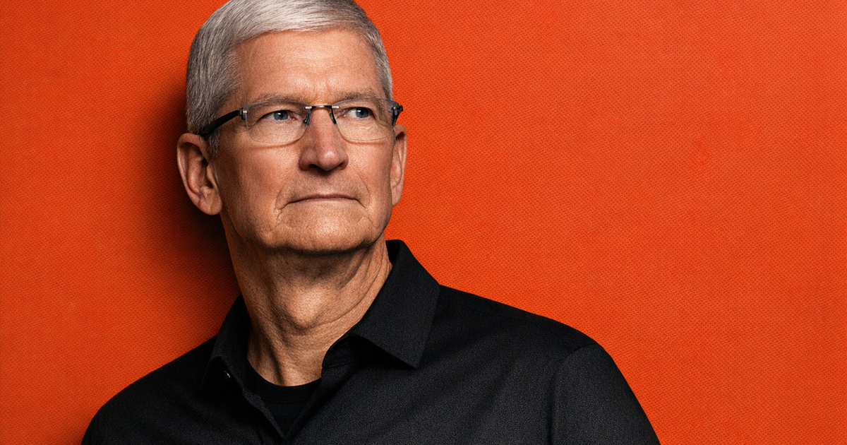 ☕️ Apple CEO Tim Cook is stepping down